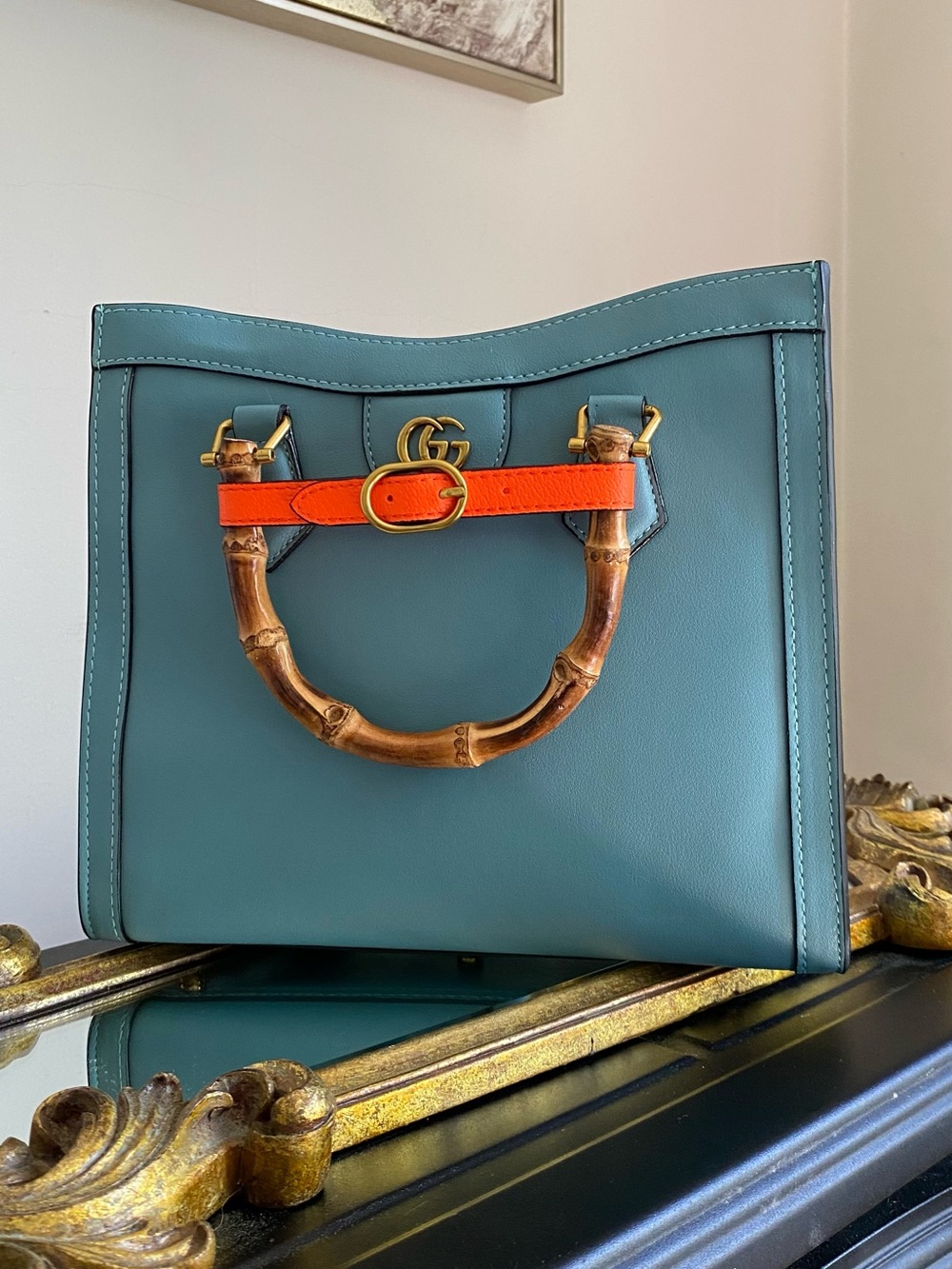 SHOULDER BAG